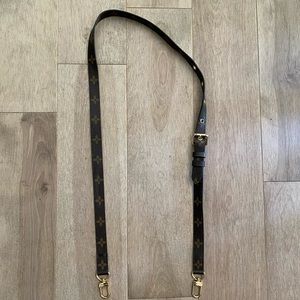 Authentic Louis Vuitton Crossbody Strap in Classic Monogram Good Condition